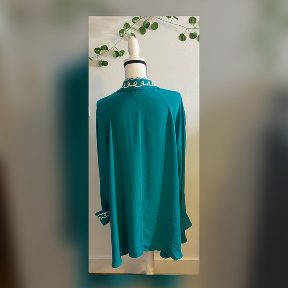 Essence by mail Women's Vintage Open front cape - Picture 7 of 7